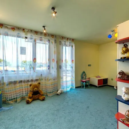 Belvedere Club F403 Μπάνσκο