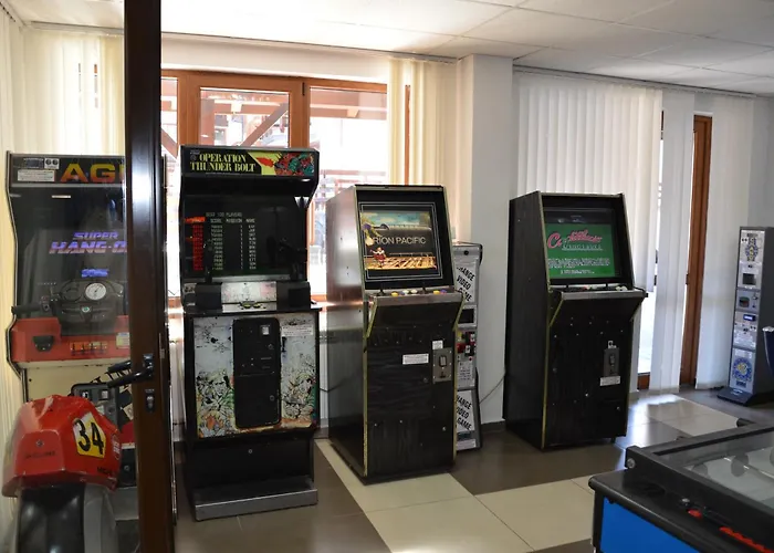 Belvedere Club F403 *